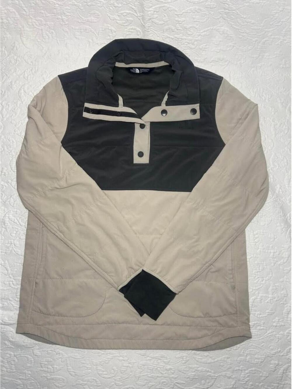The North Face pullover Women’s Size Small